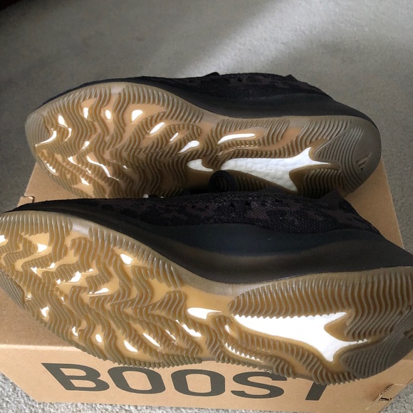 Adidas Yeezy - Picture 1 of 3